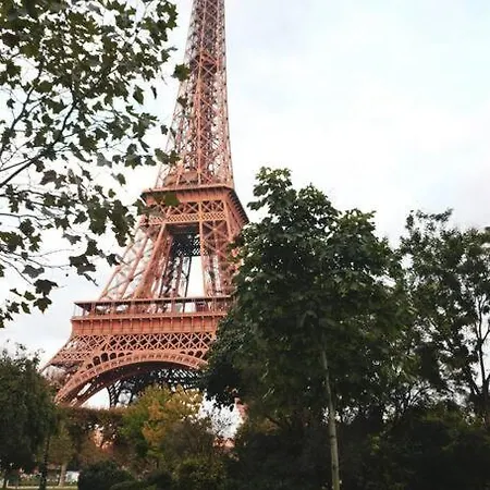 Cosy - Eiffel Tower Apartment
