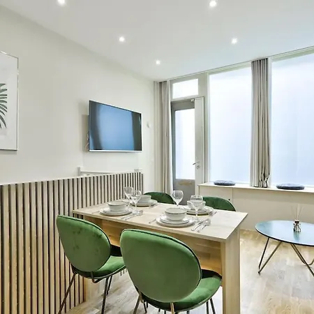 Cosy - Eiffel Tower Apartment *