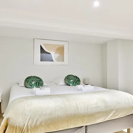 Cosy - Eiffel Tower 파리